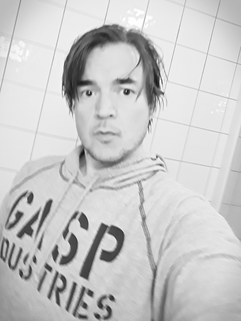 Graphic Designer On The Road 